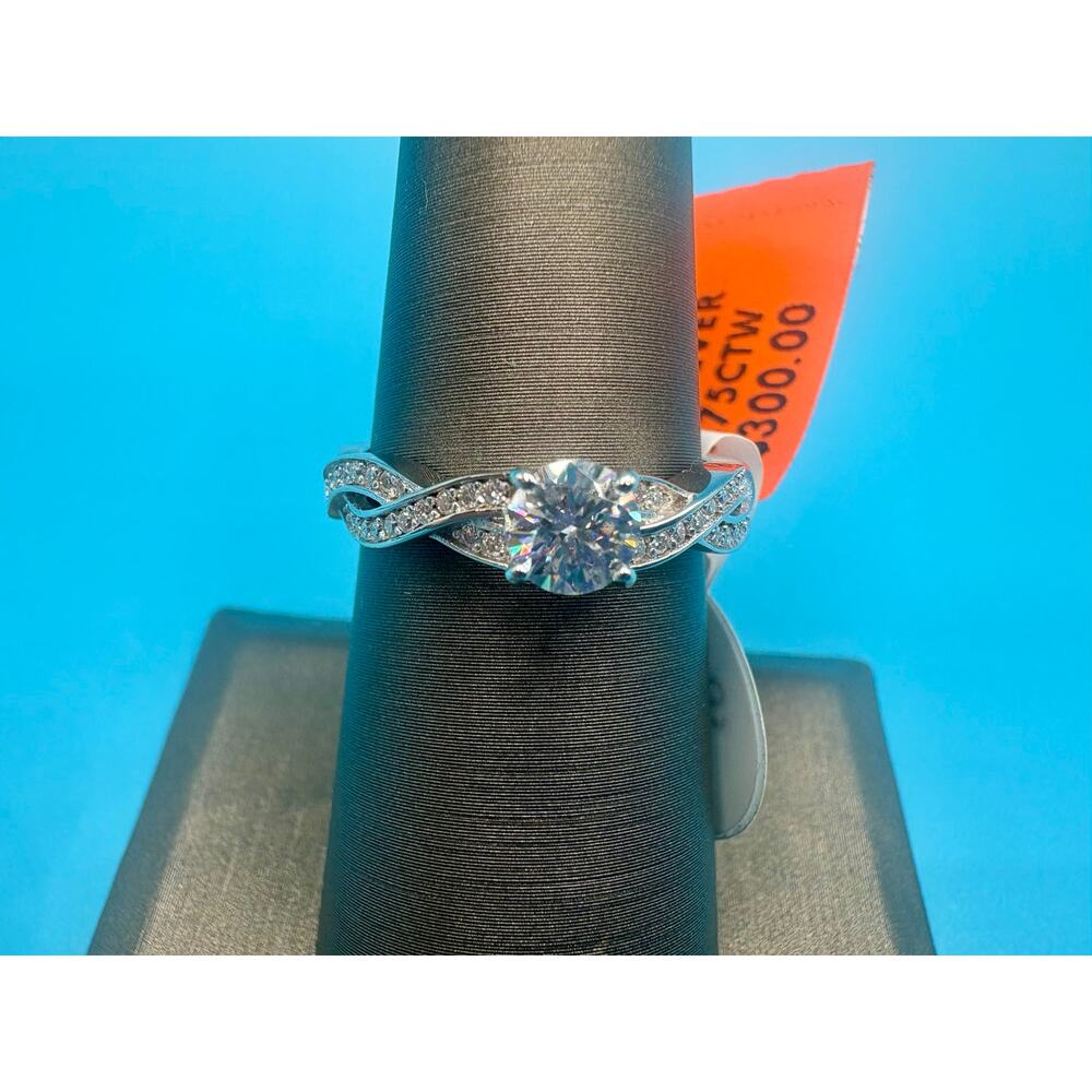 .75CTW Moissanite Ring in Sterling Silver - Size 6.75 - Picture 2 of 8